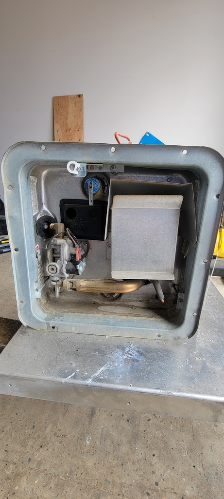 Used Suburban Water Heater USW6D